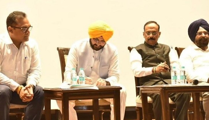 ਸੇਵਾਮੁਕਤ IAS ਅਧਿਕਾਰੀ ਸੰਜੇ ਗੁਪਤਾ ਨੇ ਪੰਜਾਬ ਰਾਜ ਬਿਜਲੀ ਰੈਗੂਲੇਟਰੀ ਕਮਿਸ਼ਨ ਦੇ ਚੇਅਰਪਰਸਨ ਵਜੋਂ ਸੰਭਾਲਿਆ ਅਹੁਦਾ