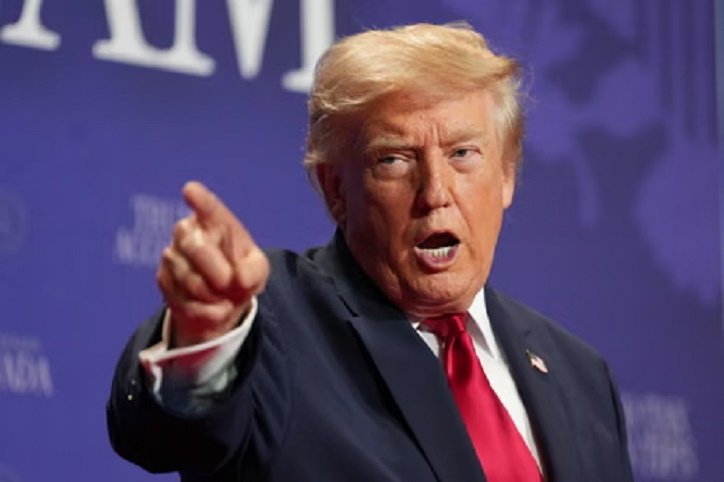 ਟਰੰਪ ਦਾ ਸਖ਼ਤ ਰੁਖ! ਜਨਮ ਤੋਂ ਮਿਲਣ ਵਾਲੀ ਨਾਗਰਿਕਤਾ ਨੂੰ ਸੀਮਤ ਕਰਨ ਲਈ ਦੋ ਨਵੇਂ ਹੁਕਮਾਂ 'ਤੇ ਕੀਤੇ ਦਸਤਖਤ