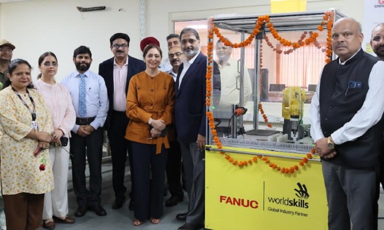 ਜੀਐਨਏ ਯੂਨੀਵਰਸਿਟੀ ਵੱਲੋਂ FANUC ਸੈਂਟਰ ਆਫ਼ ਐਕਸੀਲੈਂਸ ਅਧੀਨ ਪੰਜਾਬ ਦੀ ਪਹਿਲੀ ਰੋਬੋਟਿਕ ਸਿਸਟਮ ਇੰਟੀਗ੍ਰੇਸ਼ਨ ਲੈਬ ਦਾ ਉਦਘਾਟਨ, FANUC ਇੰਡੀਆ ਨਾਲ ਐਮਓਯੂ 'ਤੇ ਦਸਤਖ਼ਤ