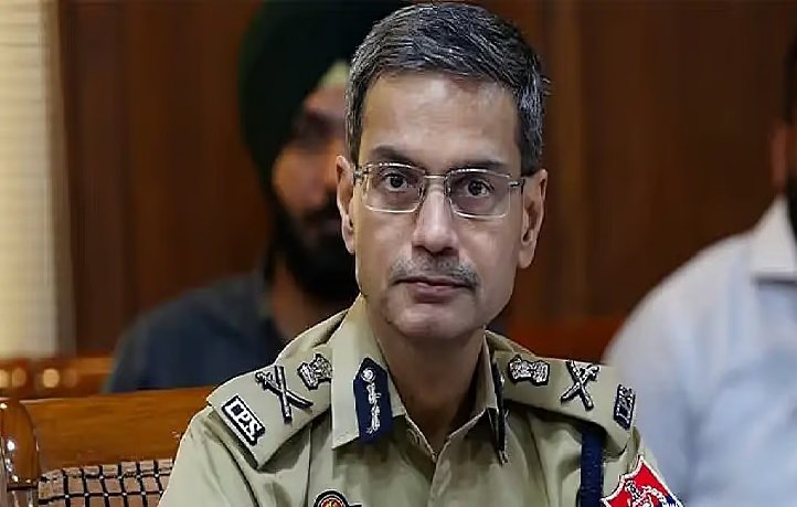 ਸਰਹੱਦ ਪਾਰੋਂ ਨਸ਼ਾ ਤਸਕਰੀ ਕਰਨ ਵਾਲੇ ਮਾਡਿਊਲ ਦੇ ਦੋ ਵਿਅਕਤੀ  64.6 ਕਿਲੋ ਹੈਰੋਇਨ ਸਮੇਤ ਅੰਮ੍ਰਿਤਸਰ ਤੋੰ ਕਾਬੂ