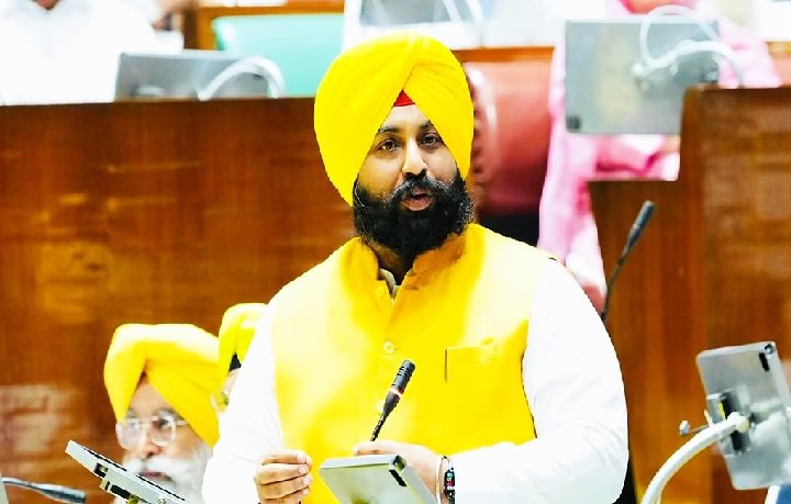 ਪੰਜਾਬ ਸਰਕਾਰ ਨੇ ਸ੍ਰੀ ਗੁਰੂ ਗ੍ਰੰਥ ਸਾਹਿਬ ਦੀ ਬੇਅਦਬੀ ਲਈ ਉਮਰ ਕੈਦ ਅਤੇ 25 ਲੱਖ ਰੁਪਏ ਦੇ ਜੁਰਮਾਨੇ ਦਾ ਪ੍ਰਸਤਾਵ ਰੱਖਿਆ