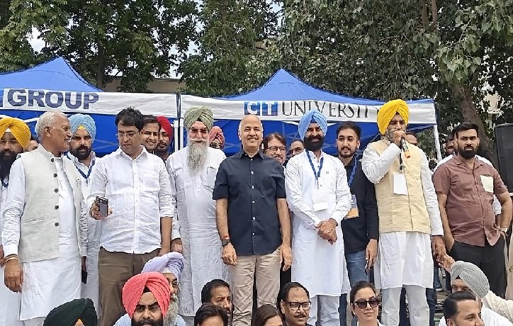 ਜਲੰਧਰ 'ਚ ਰਣਨੀਤੀ ਮੀਟਿੰਗ ਵਿੱਚ 'ਆਪ' ਨੇ ਤਾਕਤ ਅਤੇ ਏਕਤਾ ਦਿਖਾਈ; ਸਿਸੋਦੀਆ ਨੇ ਕਿਹਾ, "ਭਾਜਪਾ ਦੇ ਝੂਠਾਂ ਵਿੱਚ ਨਾ ਫਸੋ"