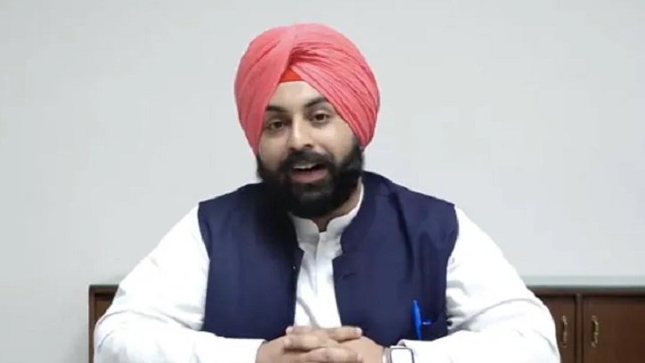 ਪੰਜਾਬ 'ਚ 'ਮਿਸ਼ਨ ਕਲੀਨ' ਦਾ ਆਗਾਜ਼! ਹੁਣ ਰੋਜ਼ਾਨਾ ਸਵੇਰੇ ਇੱਕ ਘੰਟਾ ਸੜਕਾਂ 'ਤੇ ਉਤਰਨਗੇ ਅਧਿਕਾਰੀ