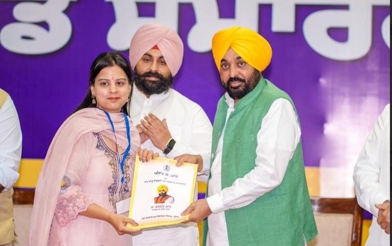 'ਮਿਸ਼ਨ ਰੋਜ਼ਗਾਰ' ਜਾਰੀ ਰੱਖਦਿਆਂ ਮੁੱਖ ਮੰਤਰੀ ਭਗਵੰਤ ਸਿੰਘ ਮਾਨ ਨੇ ਹੋਰ 355 ਨੌਜਵਾਨਾਂ ਨੂੰ ਸੌਂਪੇ ਨਿਯੁਕਤੀ ਪੱਤਰ