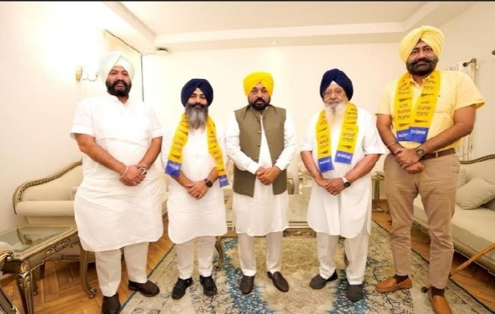 ਸਾਬਕਾ ਰਾਜ ਸਭਾ ਮੈਂਬਰ ਰਾਜਮਹਿੰਦਰ ਸਿੰਘ ਮਜੀਠਾ ਸਾਥੀਆਂ ਸਮੇਤ 'ਆਪ' ਵਿੱਚ ਹੋਏ ਸ਼ਾਮਲ