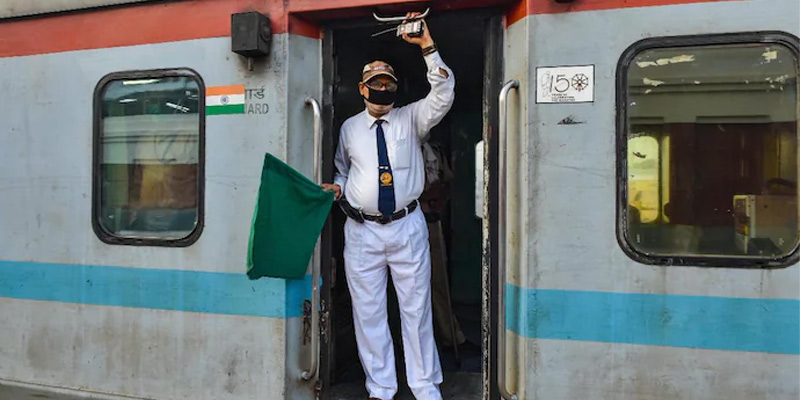 Railway Bonus: ਦੀਵਾਲੀ ਤੋਂ ਪਹਿਲਾਂ ਰੇਲਵੇ ਕਰਮਚਾਰੀਆਂ ਨੂੰ ਵੱਡਾ ਤੋਹਫਾ, 78 ਦਿਨਾਂ ਦਾ ਮਿਲੇਗਾ ਬੋਨਸ
