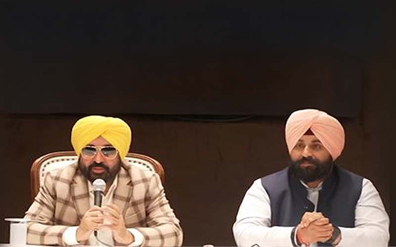 ਕੌਮਾਂਤਰੀ ਮਹਿਲਾ ਦਿਵਸ ‘ਤੇ ਪੰਜਾਬ ਸਰਕਾਰ ਵੱਲੋਂ ਪ੍ਰਿੰਸੀਪਲਾਂ ਨੂੰ ਟ੍ਰੇਨਿੰਗ ਲਈ ਸਿੰਗਾਪੁਰ ਭੇਜਿਆ