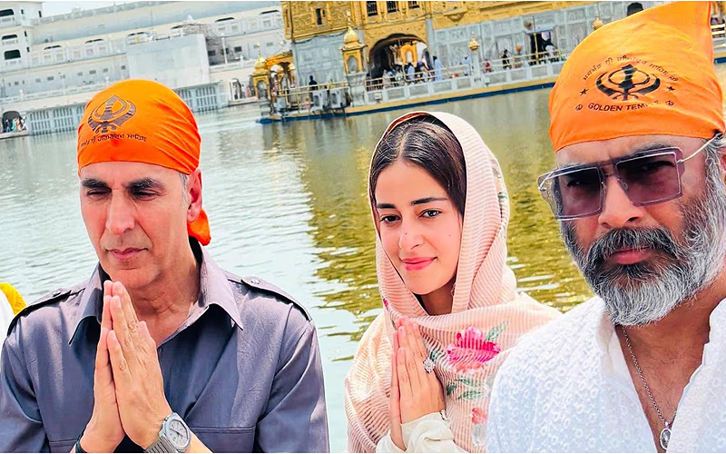 ਸ੍ਰੀ ਹਰਿਮੰਦਰ ਸਾਹਿਬ ਵਿਖੇ ਨਤਮਸਤਕ ਹੋਏ ਅਕਸ਼ੈ ਕੁਮਾਰ ਅਤੇ ਅਨੰਨਿਆ ਪਾਂਡੇ, ‘ਕੇਸਰੀ ਚੈਪਟਰ 2’ ਦੀ ਕਾਮਯਾਬੀ ਲਈ ਕੀਤੀ ਅਰਦਾਸ