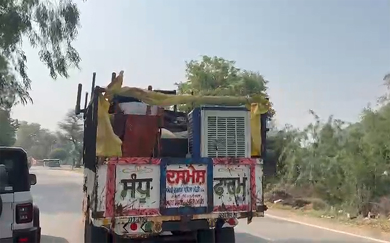 ਸਰਹੱਦੀ ਪਿੰਡਾਂ ‘ਚ ਪਲਾਇਨ ਦੀ ਸ਼ੁਰੂਆਤ, ਲੋਕ ਸੁਰੱਖਿਅਤ ਥਾਵਾਂ ਵੱਲ ਰਵਾਨਾ
