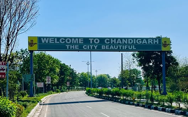 ਚੰਡੀਗੜ੍ਹ ‘ਚ ਸਵੇਰੇ ਸਾਇਰਨ ਵੱਜਣੇ ਸ਼ੁਰੂ, ਡਰੋਨ ਹਮਲੇ ਦੇ ਖ਼ਤਰੇ ਦੇ ਚਲਦਿਆਂ ਅਲਰਟ ਜਾਰੀ – ਮੋਹਾਲੀ ਵੀ ਚੌਕਸ