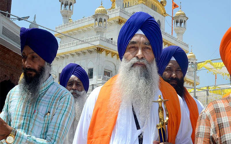 ਸ੍ਰੀ ਹਰਿਮੰਦਰ ਸਾਹਿਬ ‘ਚ ਏਅਰ ਡਿਫੈਂਸ ਗੰਨ ਲਗਾਉਣ ਨੂੰ ਲੈ ਕੇ ਗਿਆਨੀ ਰਘਬੀਰ ਸਿੰਘ ਨੇ ਫੌਜੀ ਦਾਵੇ ਨੂੰ ਕਰਾਰਾ ਜਵਾਬ ਦਿੱਤਾ